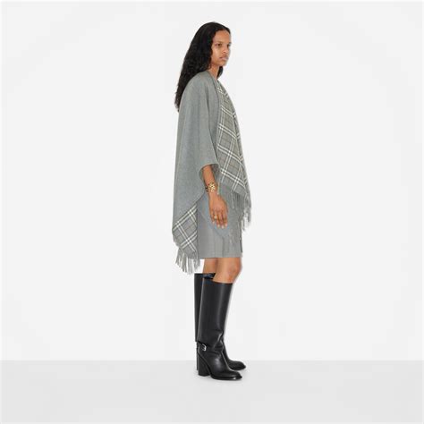 burberry cape grau|how to wear Burberry cape.